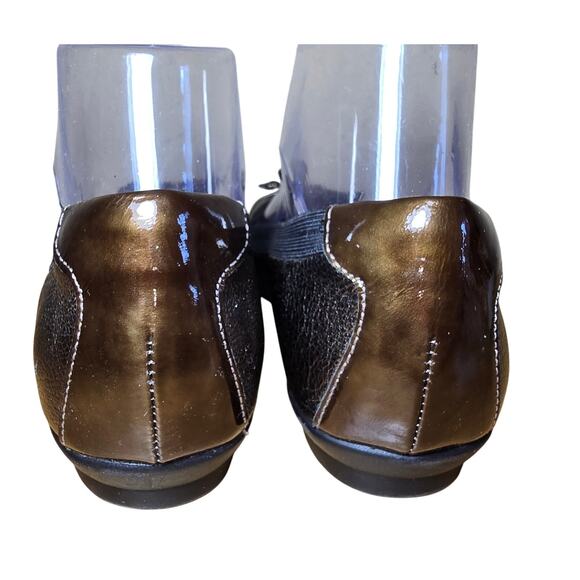 Clarks Artisan Bronze Metallic Cap Toe Ballet Flats Bow Detail Womens Size 7 - Picture 4 of 8